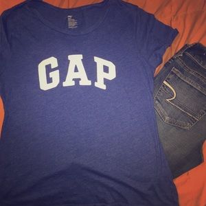 Juniors blue GAP t-shirt